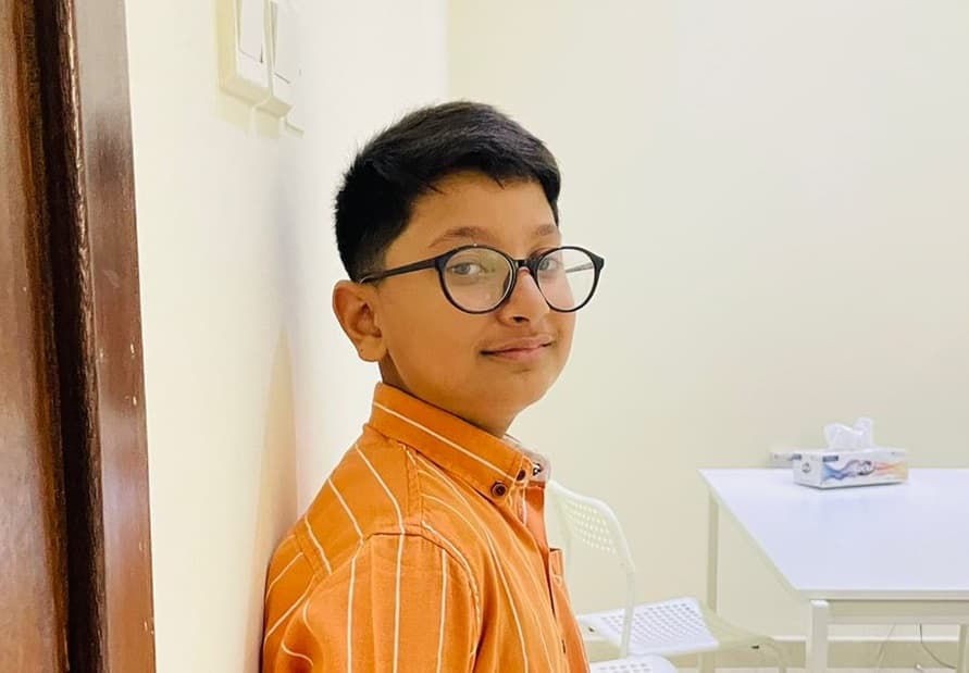 Most Punches with One Hand in 1 Minute