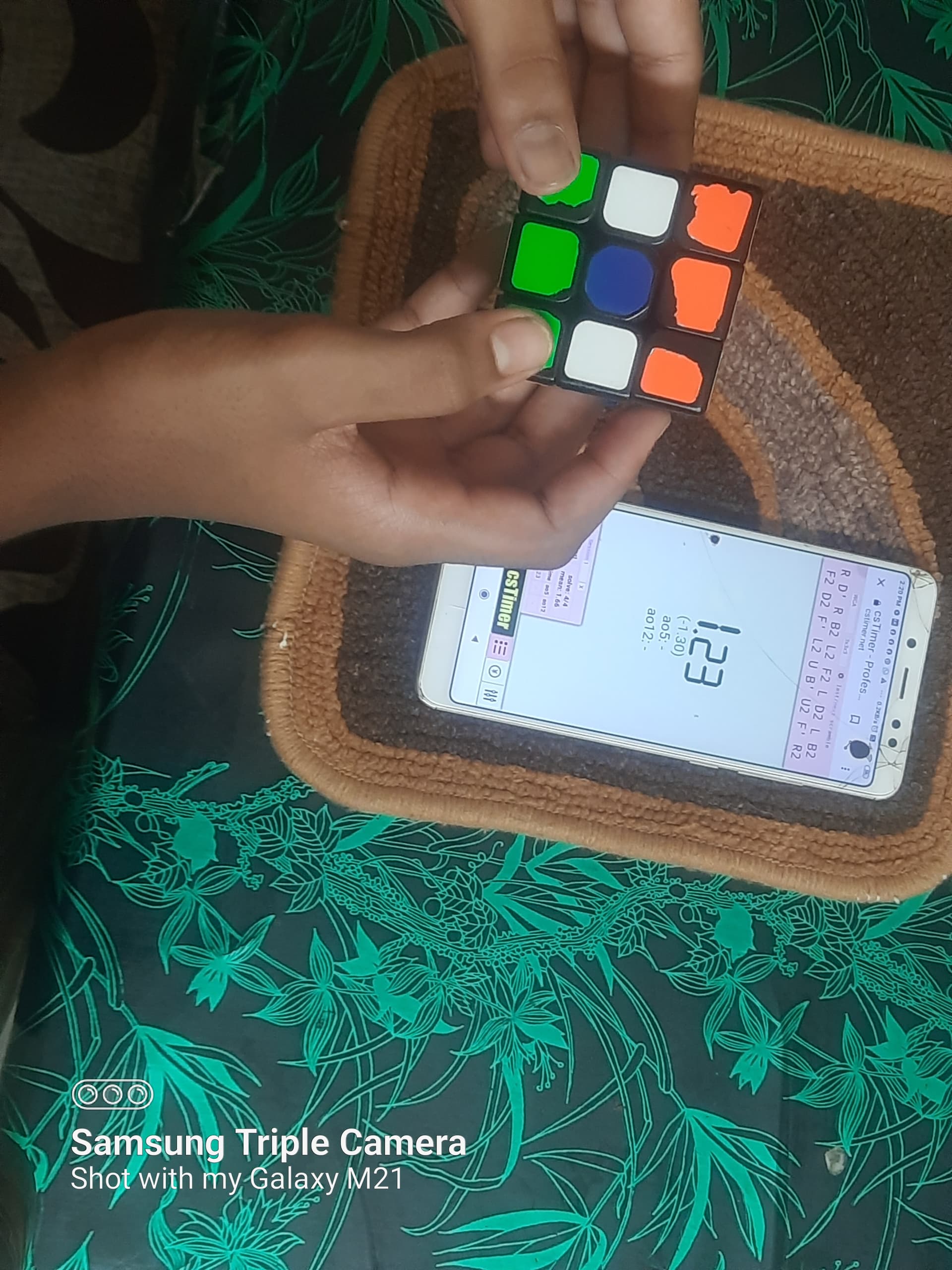 Fastest time to make an Indian flag on Rubik's cube