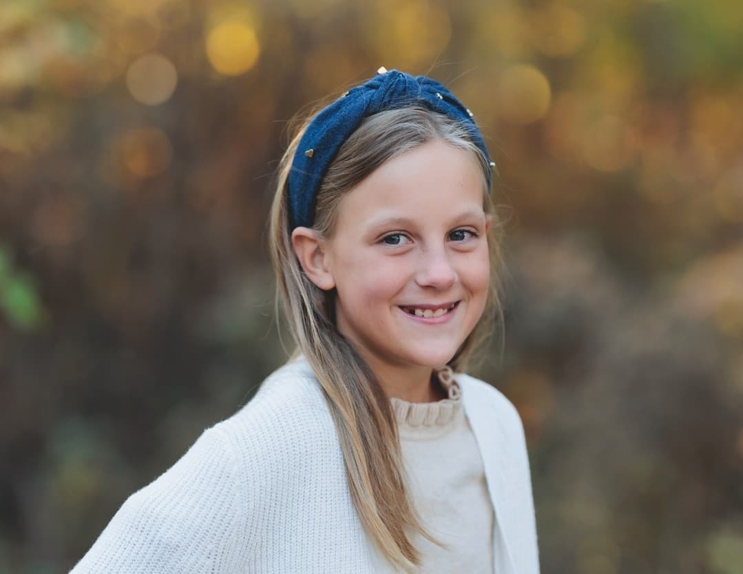 Longest Time Hanging Upside Down in FEMALE - 10-12 YEARS OLD - Noblesville, IN (US)
