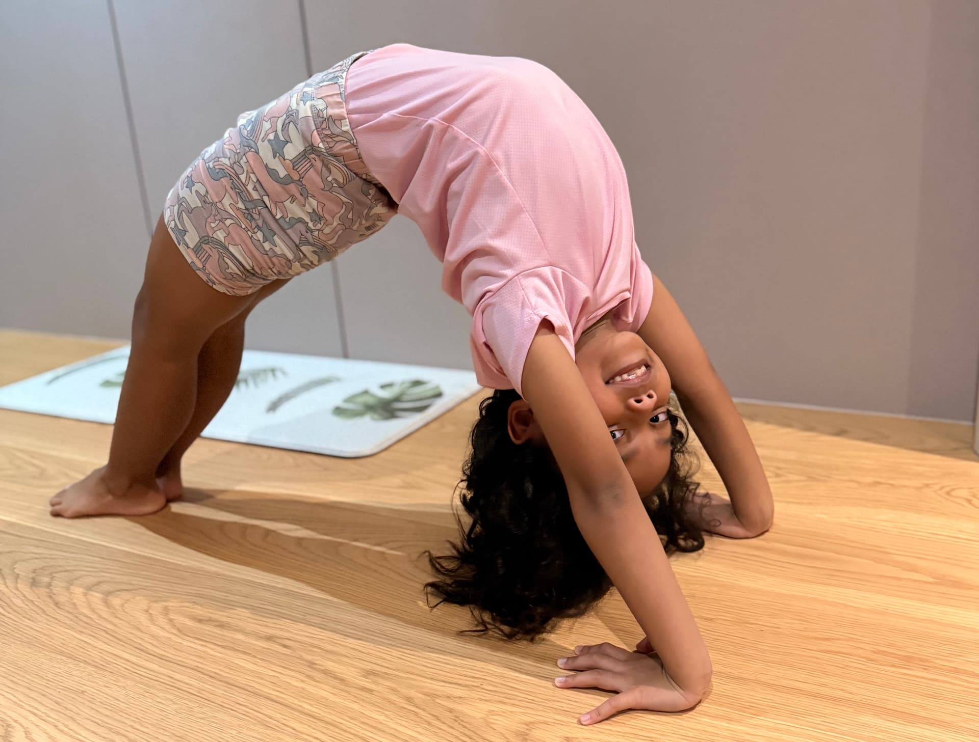 Longest Wall Handstand