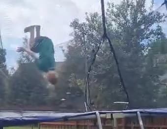 Most Backflips On A Trampoline In 30 Secon