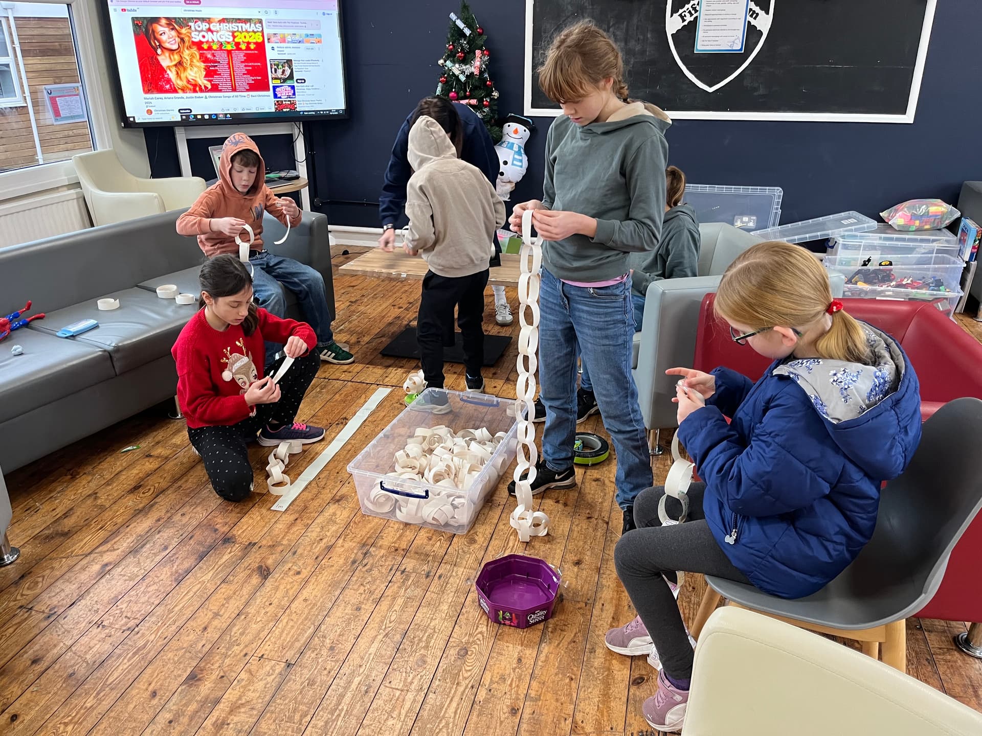 Longest Paper Chain in a (Medium Group)