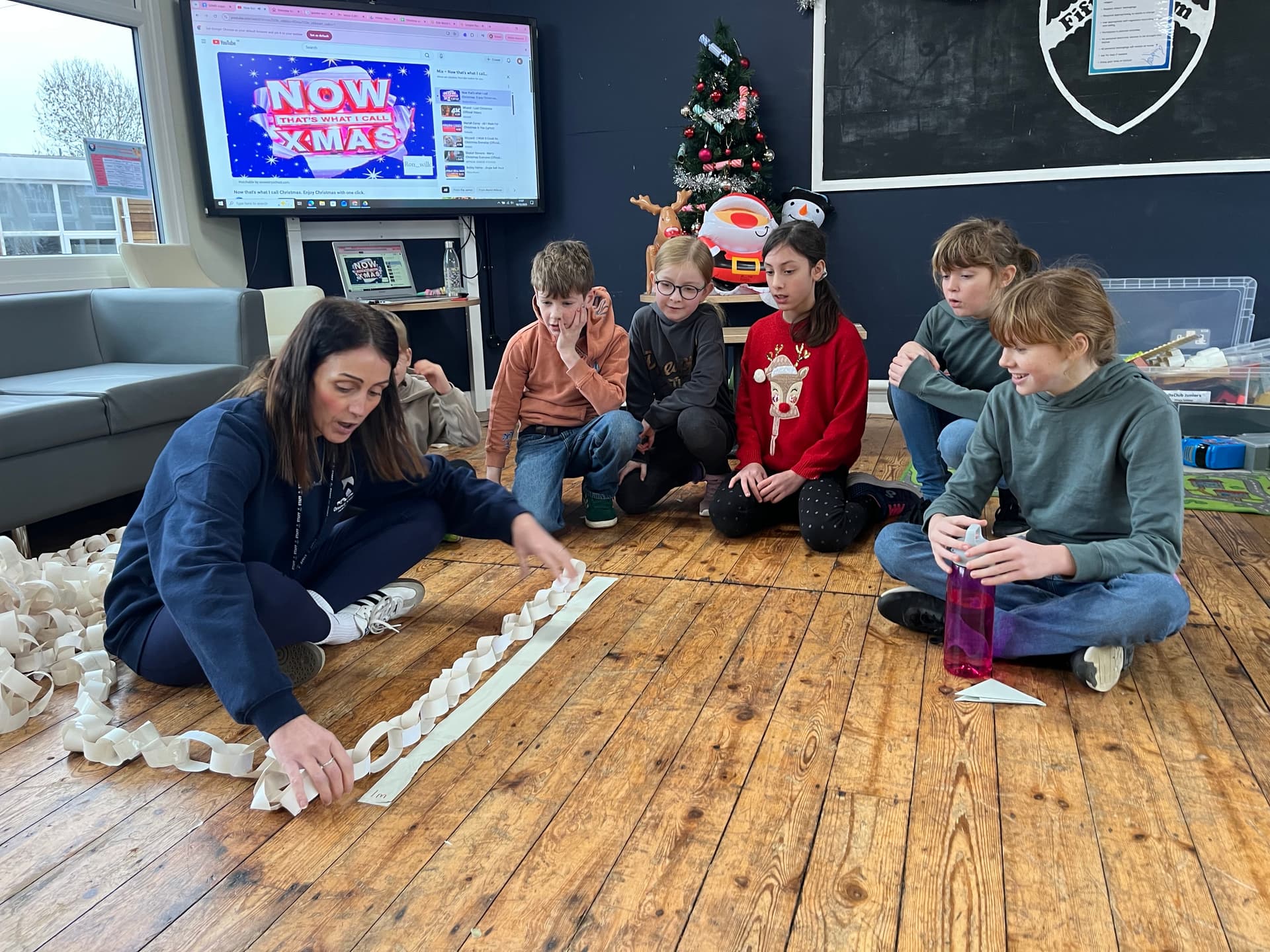 Longest Paper Chain in a (Medium Group)