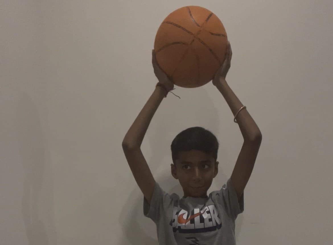 Longest Basketball Hold on One Leg