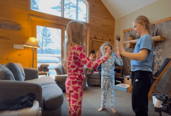 Most High Fives in One Minute